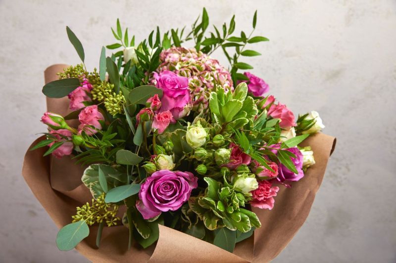 花束の値段相場は シーン 花材 贈る人 季節によって決まる 株式会社プレミアガーデン